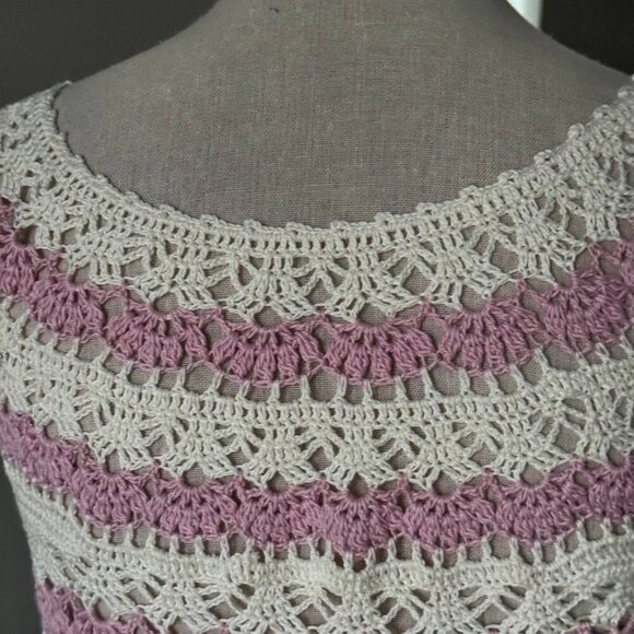 NWOT! Gorgeous Crochet Top in Pink and Cream - Size Small - Picture 8 of 9
